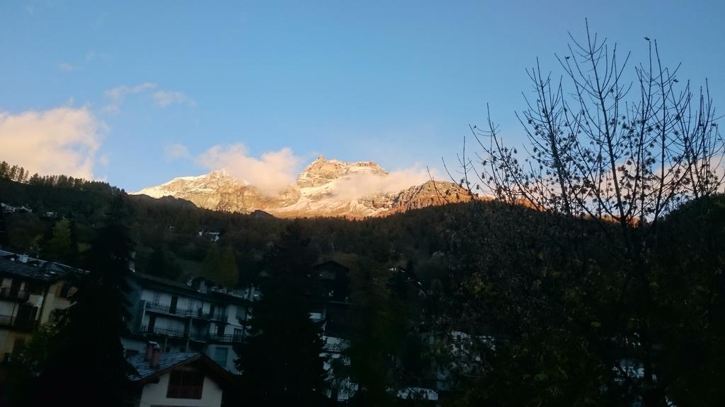 Hotel Al Caminetto Valtournenche Eksteriør bilde