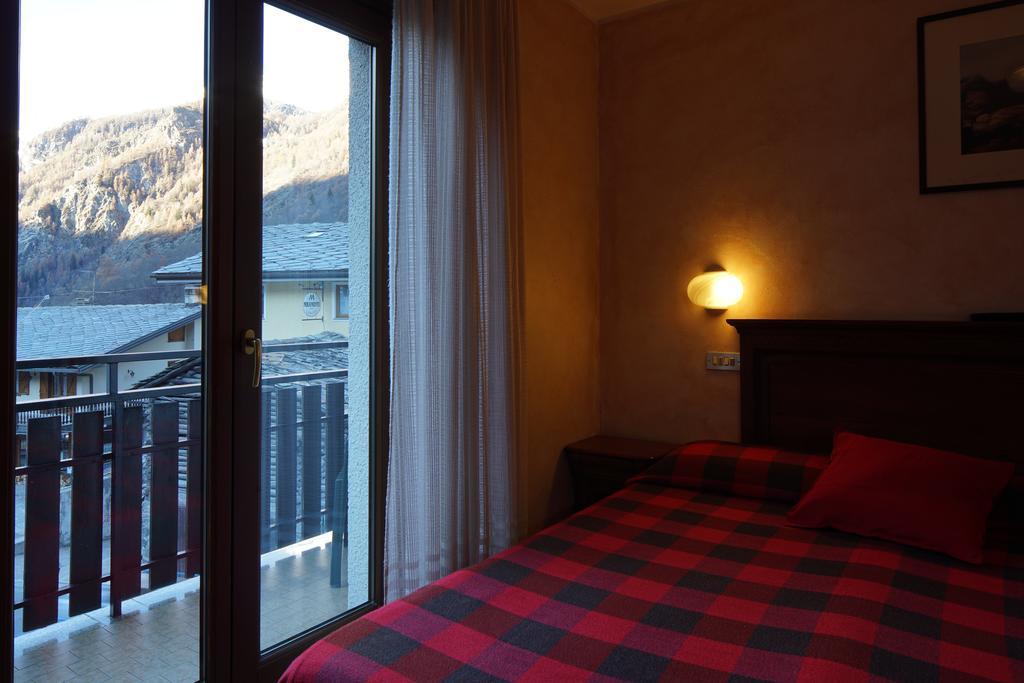 Hotel Al Caminetto Valtournenche Eksteriør bilde