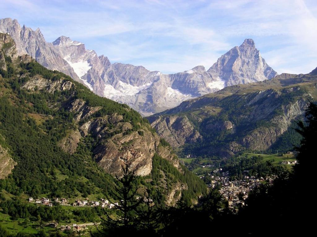Hotel Al Caminetto Valtournenche Eksteriør bilde