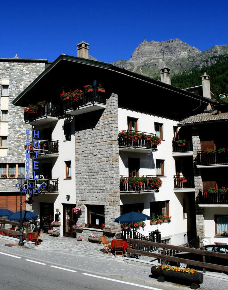 Hotel Al Caminetto Valtournenche Eksteriør bilde