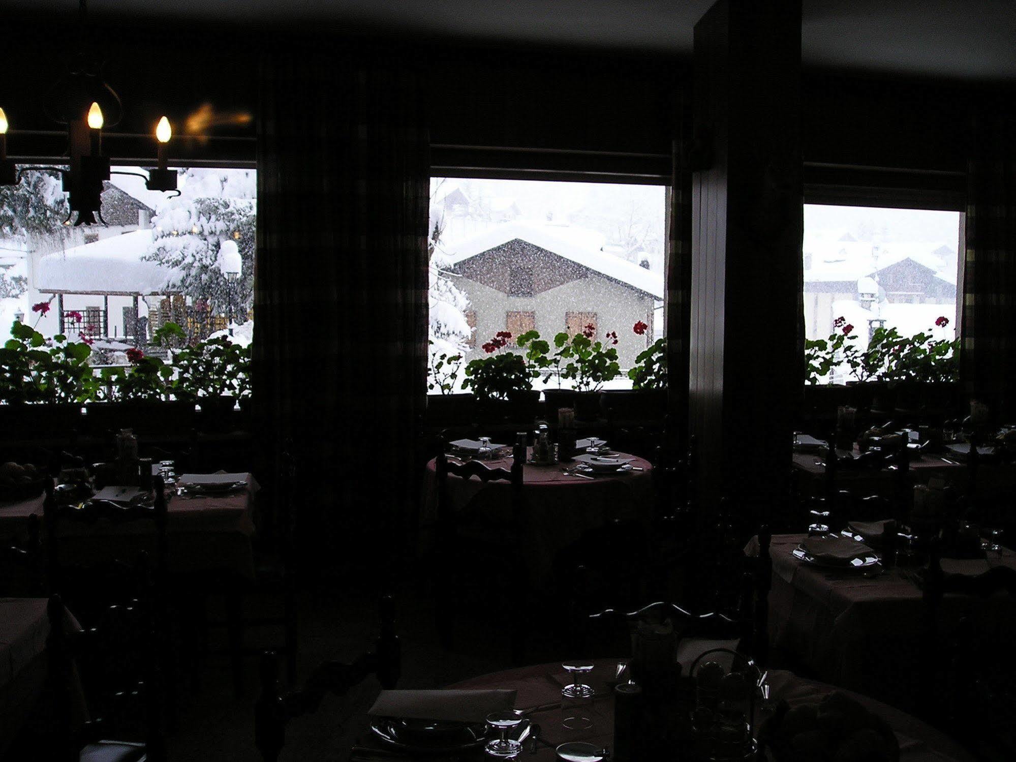 Hotel Al Caminetto Valtournenche Eksteriør bilde