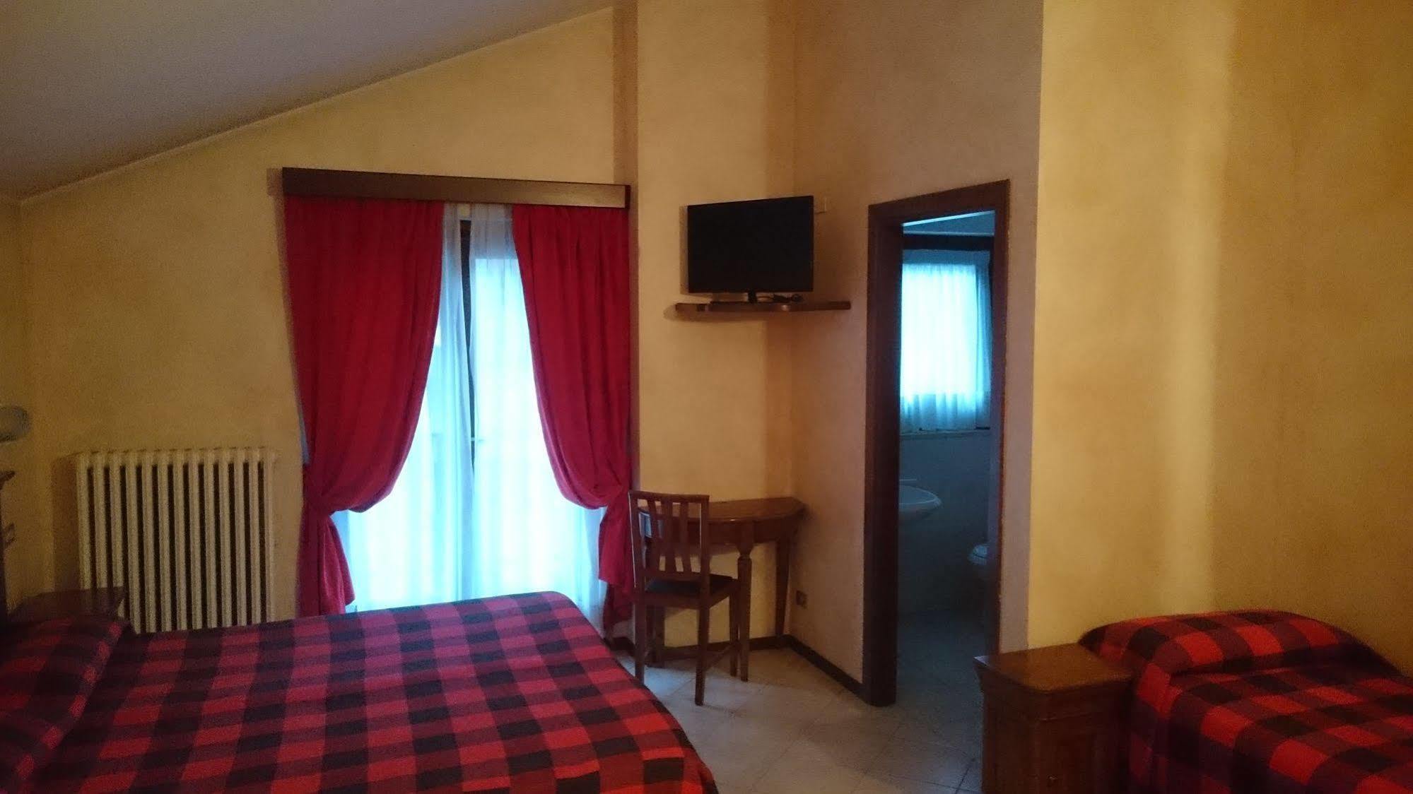 Hotel Al Caminetto Valtournenche Eksteriør bilde
