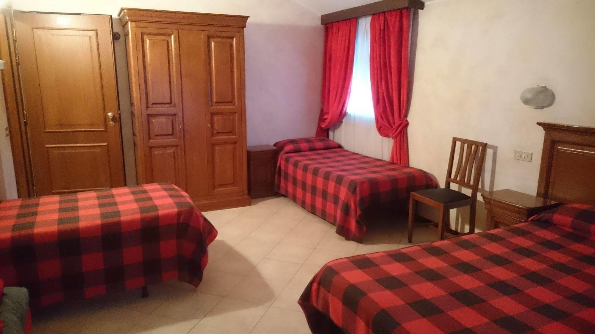Hotel Al Caminetto Valtournenche Eksteriør bilde